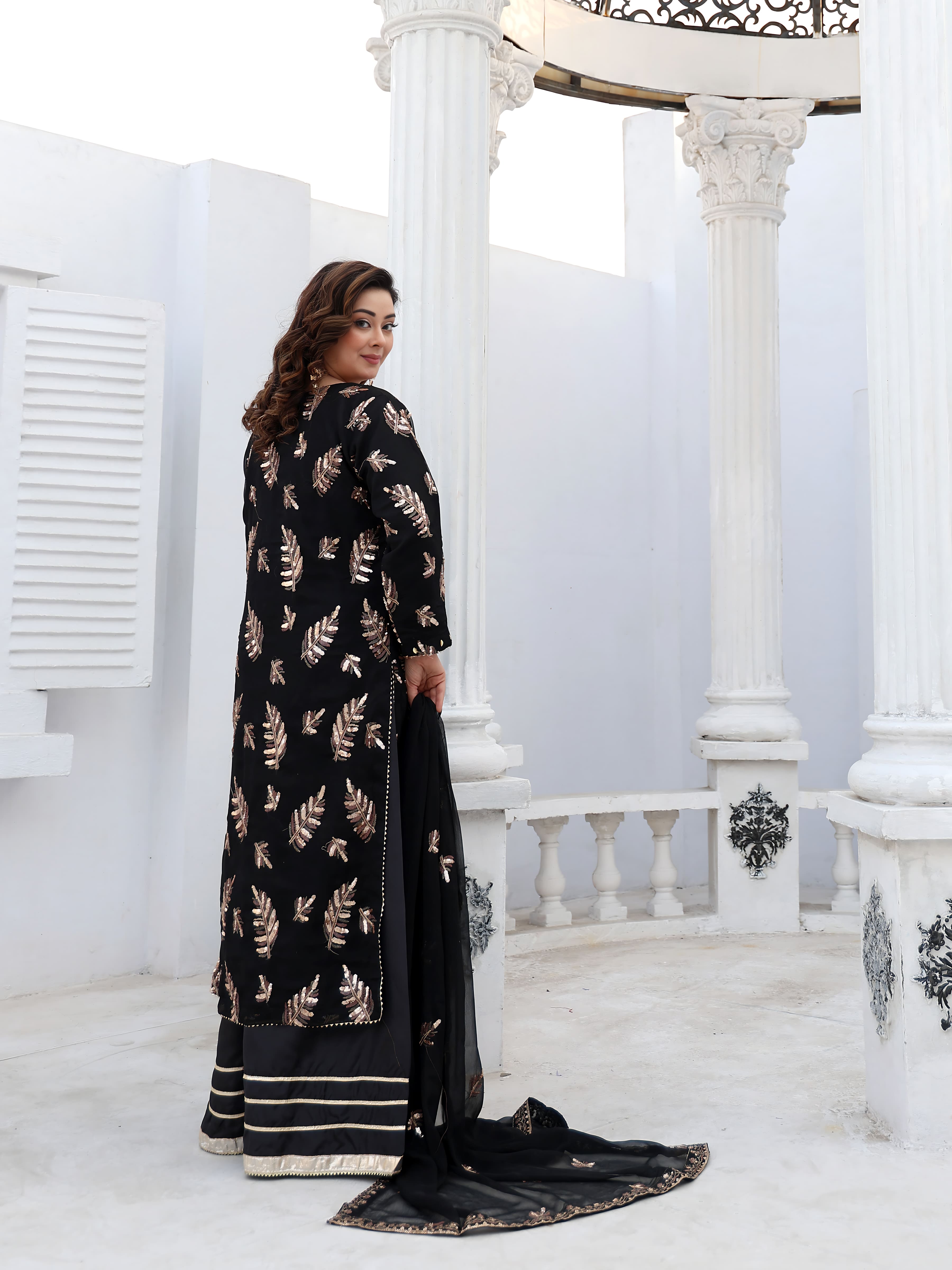 Black Chiffon Embroidered Suit – Maryam Fashions